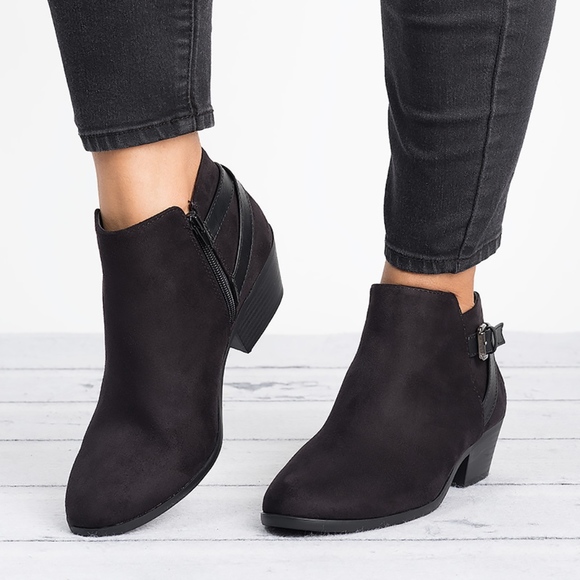 Soda Shoes - 👠 Black Faux Suede almond toe booties - Choya